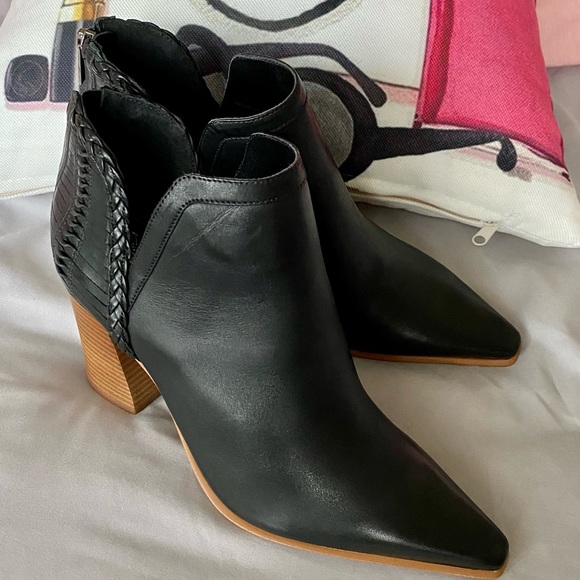Vince Camuto Shoes - VINCE CAMUTO Women ankle bootie /boot ! Brand new! UNUSED!!!